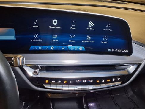 Certified 2024 Cadillac Lyriq Sport AWD/4WD image 4