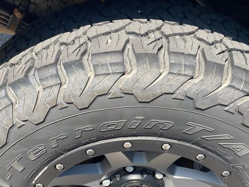 Used 2020 Toyota Tacoma TRD Off-Road w/ TRD Premium Off Road Package image 45