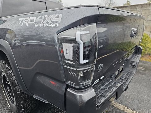 Used 2023 Toyota Tacoma TRD Off-Road w/ Technology Package image 33
