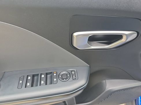 Used 2025 Kia K4 FWD image 19