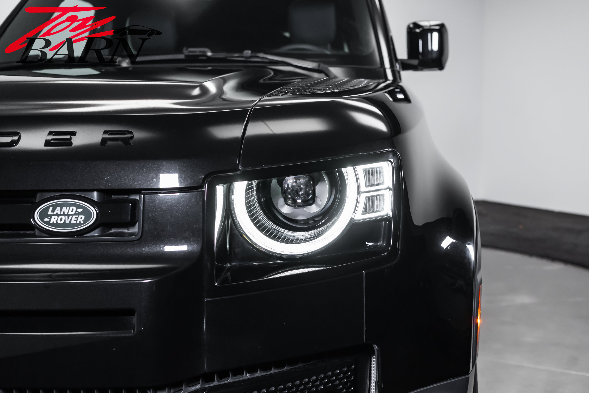 Used 2025 Land Rover Defender 130 S AWD/4WD image 11