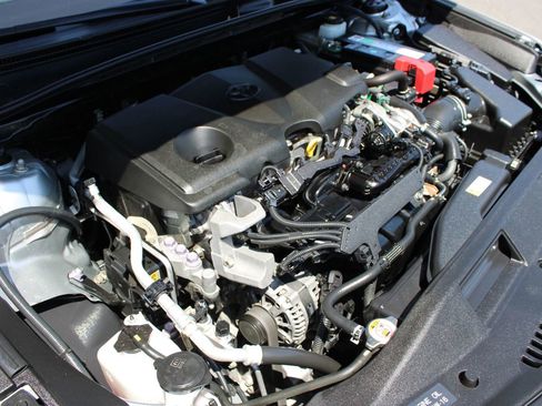 Used 2018 Toyota Camry SE FWD image 29