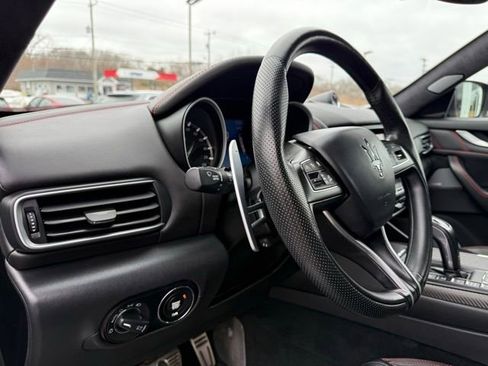 Used 2019 Maserati Levante Trofeo AWD/4WD image 25