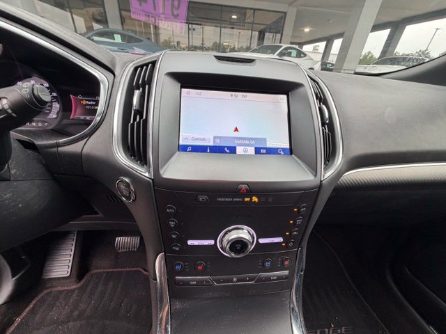 Used 2020 Ford Edge Titanium w/ Equipment Group 301A FWD image 13