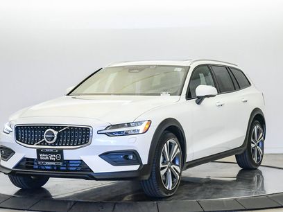 Certified 2026 Volvo V60 B5 Cross Country Plus w/ Climate Package