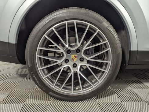 Used 2022 Porsche Cayenne Coupe AWD/4WD image 29