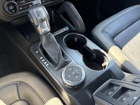 New 2026 Ford Bronco Outer Banks w/ Sasquatch Package AWD/4WD image 28