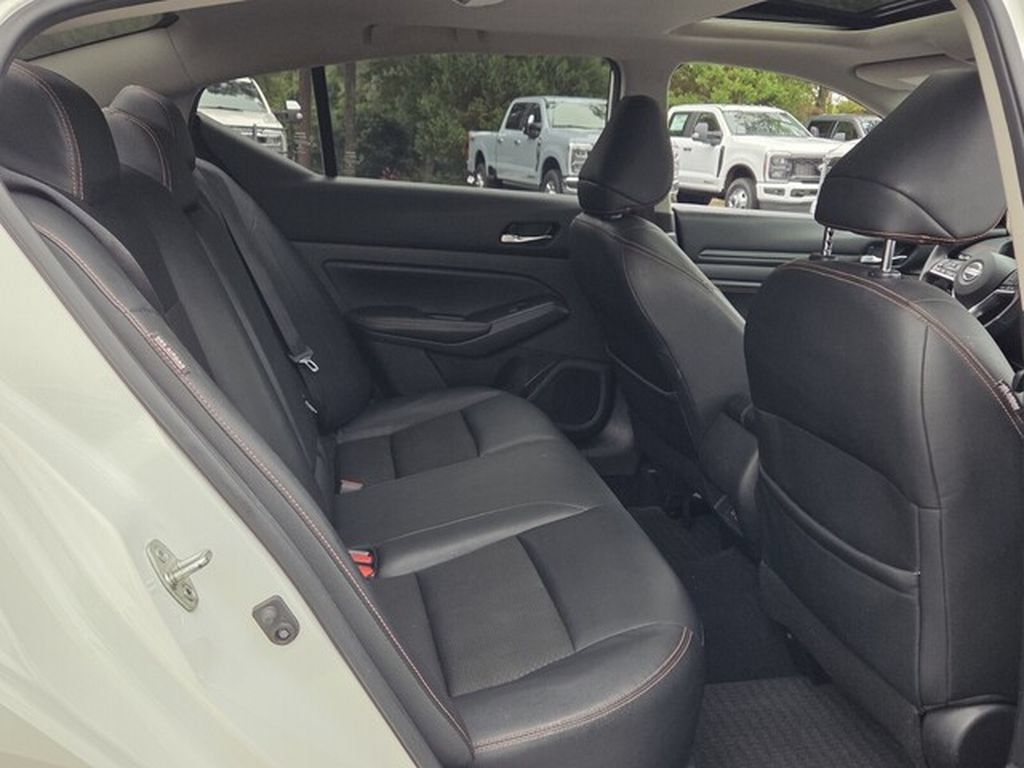 Used 2021 Nissan Altima 2.5 SR w/ SR Premium Package FWD image 18