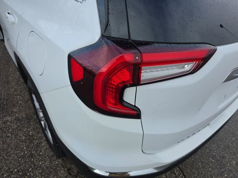 Used 2022 GMC Terrain SLT FWD image 33