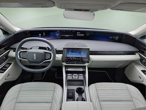 New 2026 Lincoln Nautilus Reserve AWD/4WD image 11