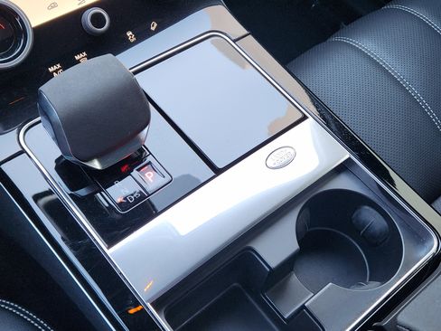 Certified 2023 Land Rover Range Rover Velar R-Dynamic S image 22