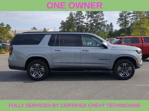 Used 2025 Chevrolet Suburban Z71 image 4