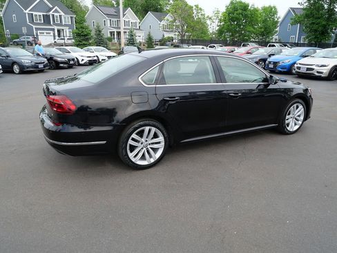 Used 2018 Volkswagen Passat 2.0T SE FWD image 7