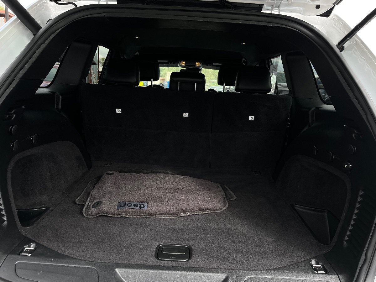 Used 2020 Jeep Grand Cherokee Altitude RWD image 31