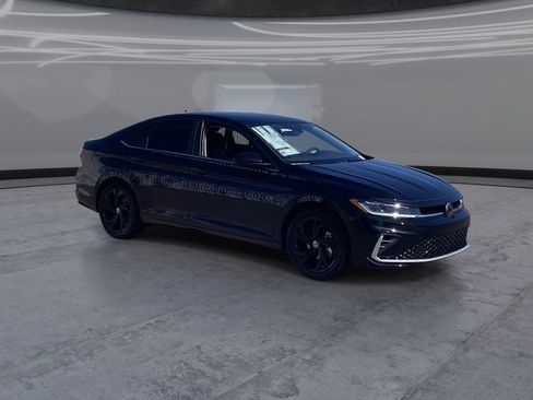 New 2026 Volkswagen Jetta SE FWD image 2