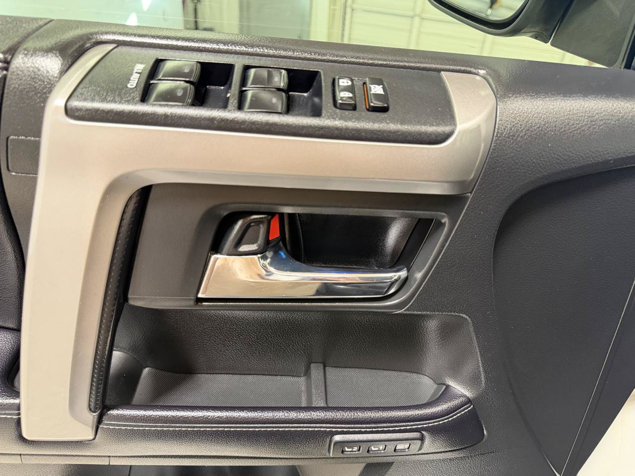 Used 2017 Toyota 4Runner Limited AWD/4WD image 12