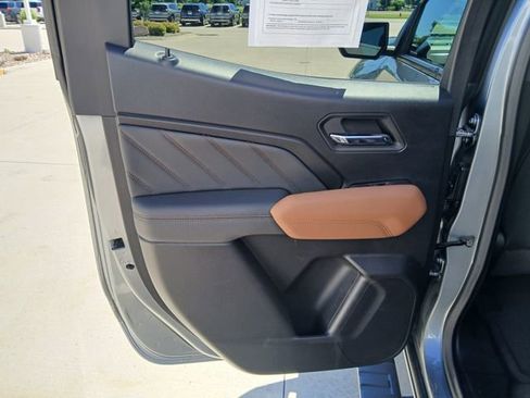 Used 2024 GMC Canyon AT4 w/ AT4 Premium Package AWD/4WD image 14