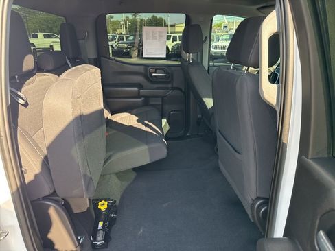 Used 2022 Chevrolet Silverado 1500 LT AWD/4WD image 19