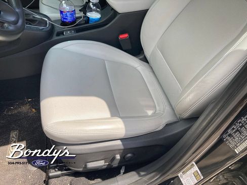 Used 2023 Hyundai Kona Limited FWD image 5