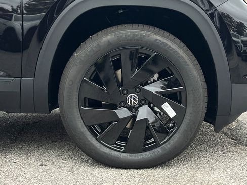 New 2026 Volkswagen Atlas SE image 8