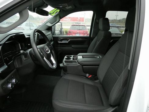 Used 2024 GMC Sierra 2500 SLE w/ SLE Convenience Package image 28