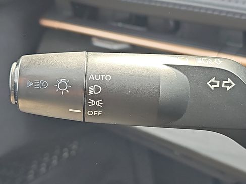 Used 2023 Nissan Ariya FWD image 26