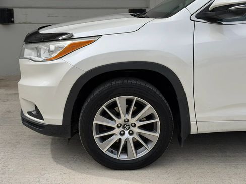 Used 2016 Toyota Highlander XLE AWD/4WD image 35