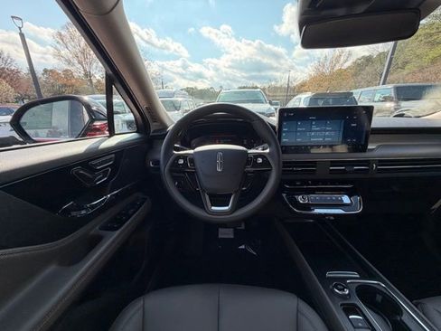 New 2026 Lincoln Corsair Premiere image 9