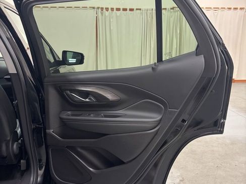 Used 2024 GMC Terrain SLT w/ Elevation Edition image 35