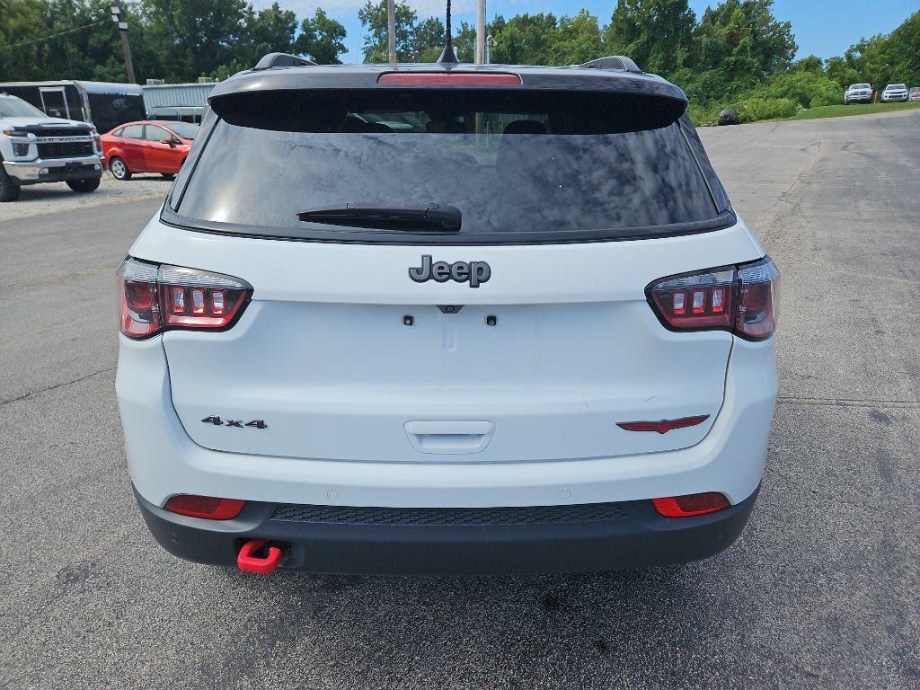 Used 2025 Jeep Compass Trailhawk AWD/4WD image 4