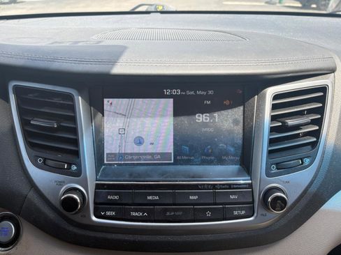 Used 2018 Hyundai Tucson SEL Plus FWD image 17