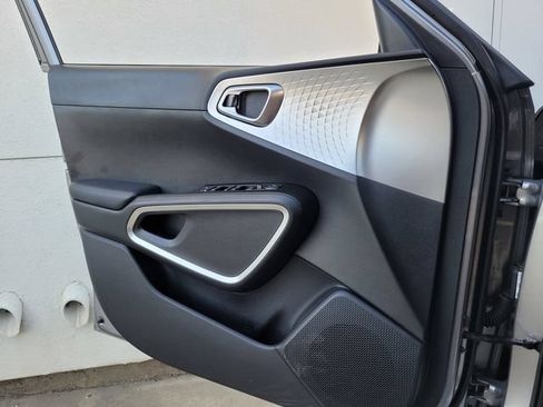 Certified 2025 Kia Soul LX w/ LX Technology Package FWD image 26