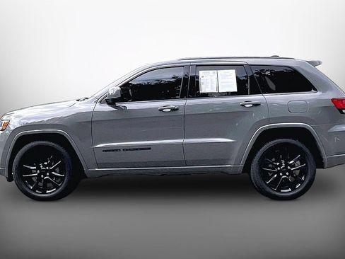 Used 2019 Jeep Grand Cherokee Altitude AWD/4WD image 5
