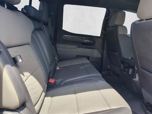 Used 2025 Chevrolet Silverado 1500 ZR2 AWD/4WD image 17