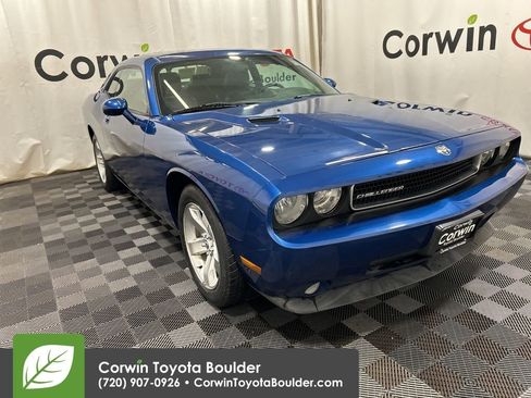Used 2009 Dodge Challenger SE image 1