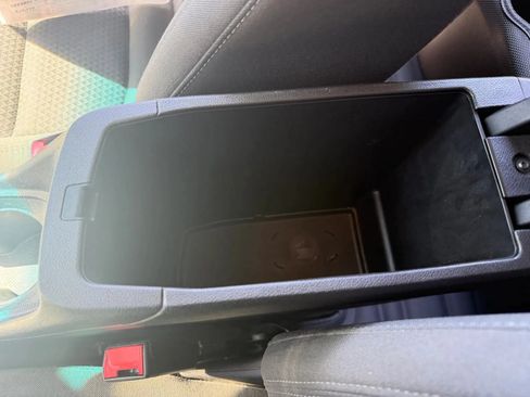 Used 2022 Chevrolet Bolt LT FWD image 23