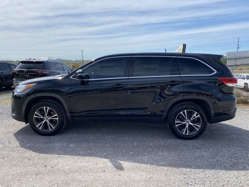 Used 2019 Toyota Highlander LE image 8