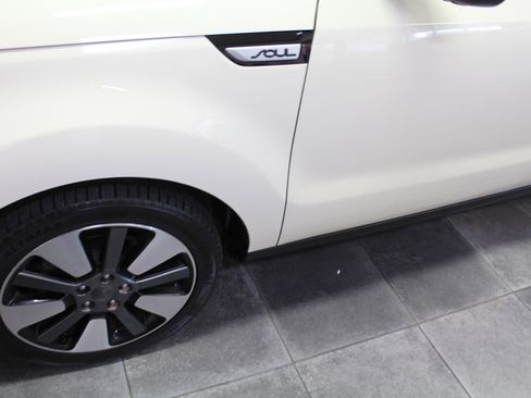 Used 2016 Kia Soul ! w/ Umber Package 1 image 29