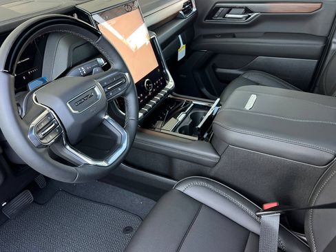 New 2026 GMC Yukon Denali w/ Denali Reserve Package AWD/4WD image 7