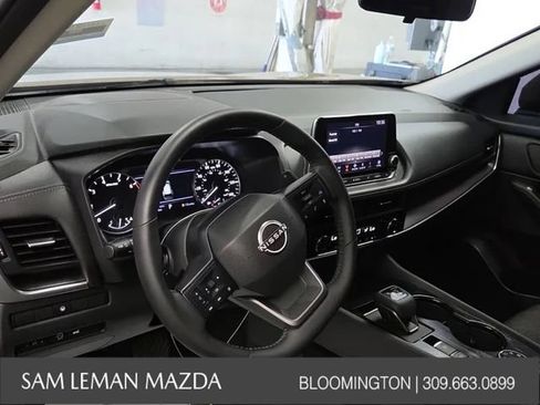 Used 2025 Nissan Rogue SV AWD/4WD image 4