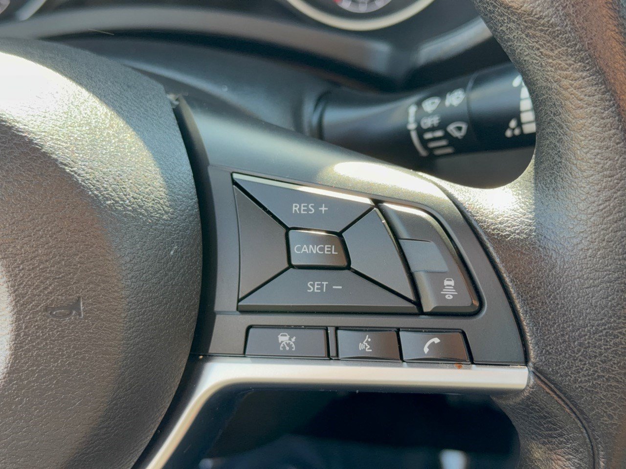 Used 2025 Nissan Sentra SV FWD image 19
