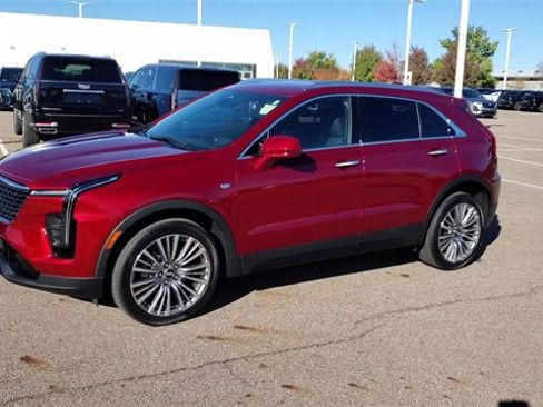 Certified 2024 Cadillac XT4 Premium Luxury image 4