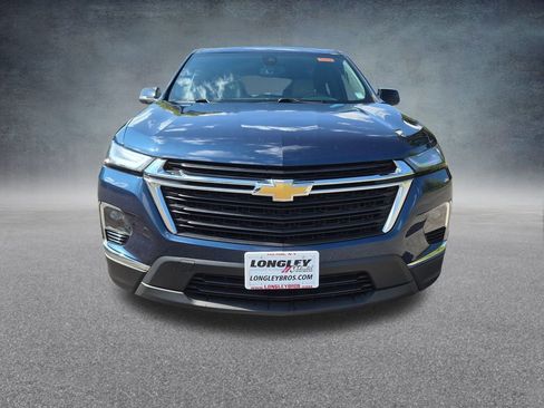 Used 2022 Chevrolet Traverse LS image 2