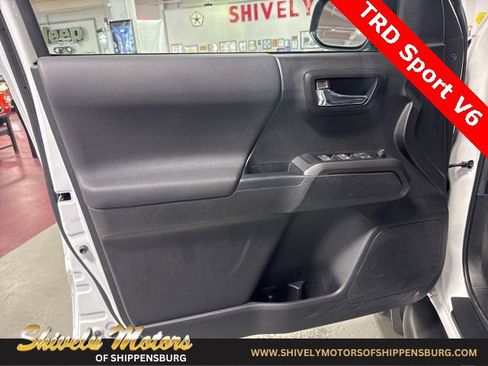 Used 2023 Toyota Tacoma TRD Sport image 12