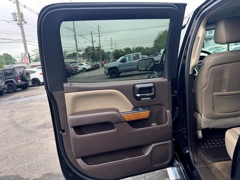 Used 2014 GMC Sierra 1500 SLT w/ SLT Crew Cab Value Package image 19