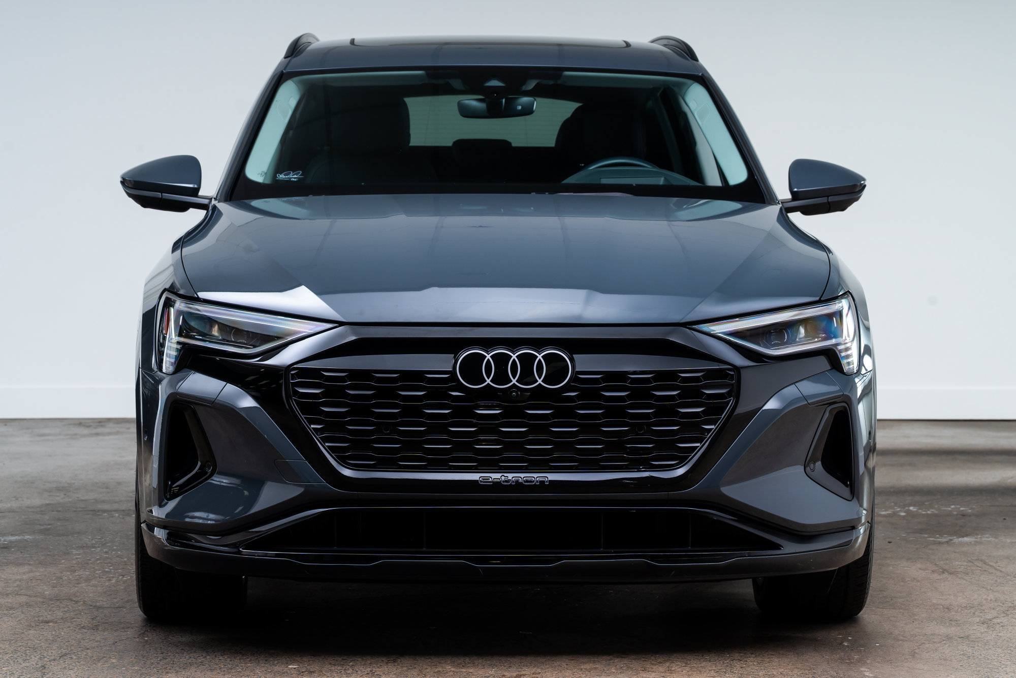 Used 2024 Audi Q8 e-tron Prestige w/ Prestige Package AWD/4WD image 2