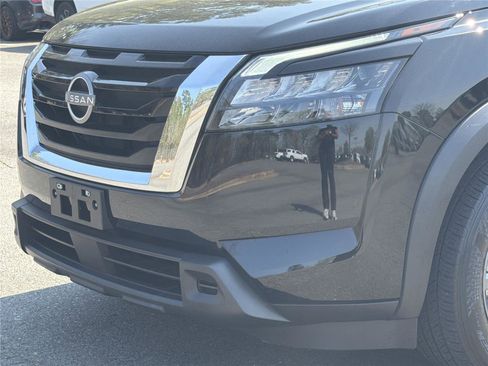Used 2024 Nissan Pathfinder S AWD/4WD image 30