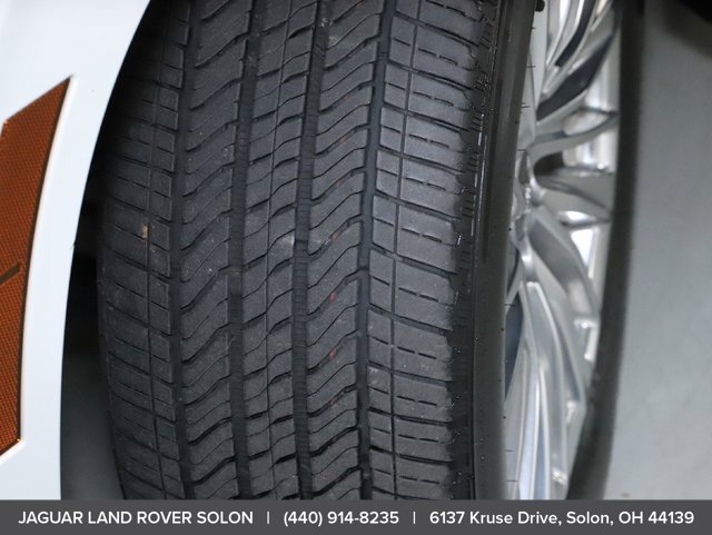 Used 2025 Cadillac Escalade Premium Luxury AWD/4WD image 45