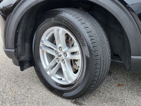 Certified 2022 Ford Explorer XLT w/ Equipment Group 202A image 32