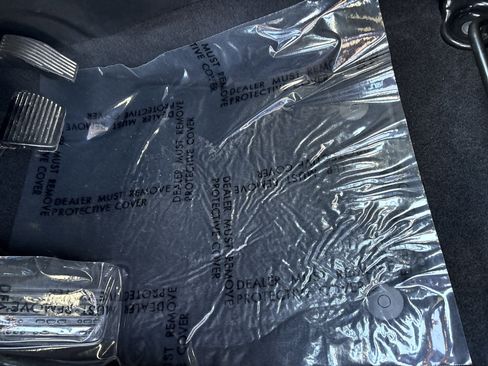 Used 2023 Jeep Compass Latitude image 16